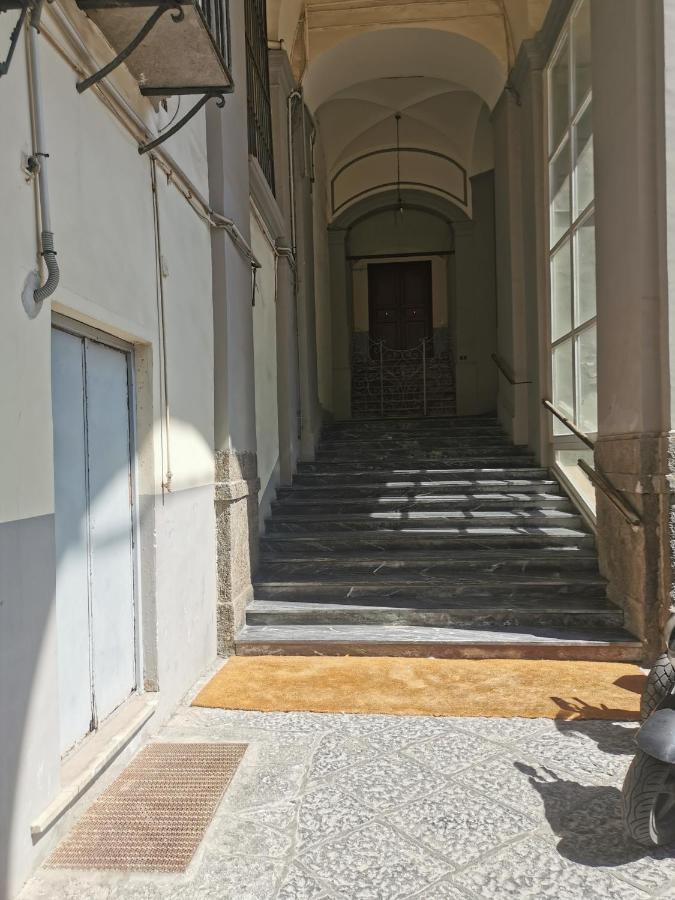 Centro Chiaia Appartement